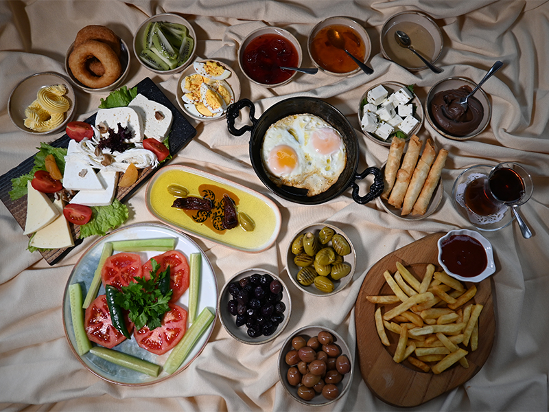 5) Turkish Breakfast (Min 2 Per, Per Person 35 Gel)